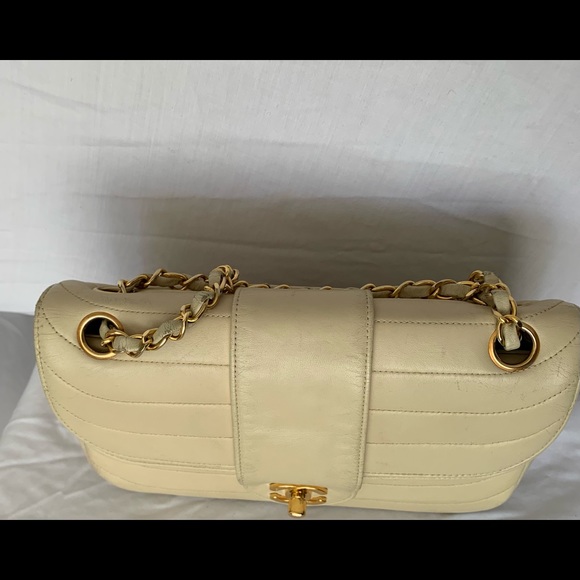 🥳Chanel flap bag beige SOFTEST lamb skin. - Picture 2 of 9